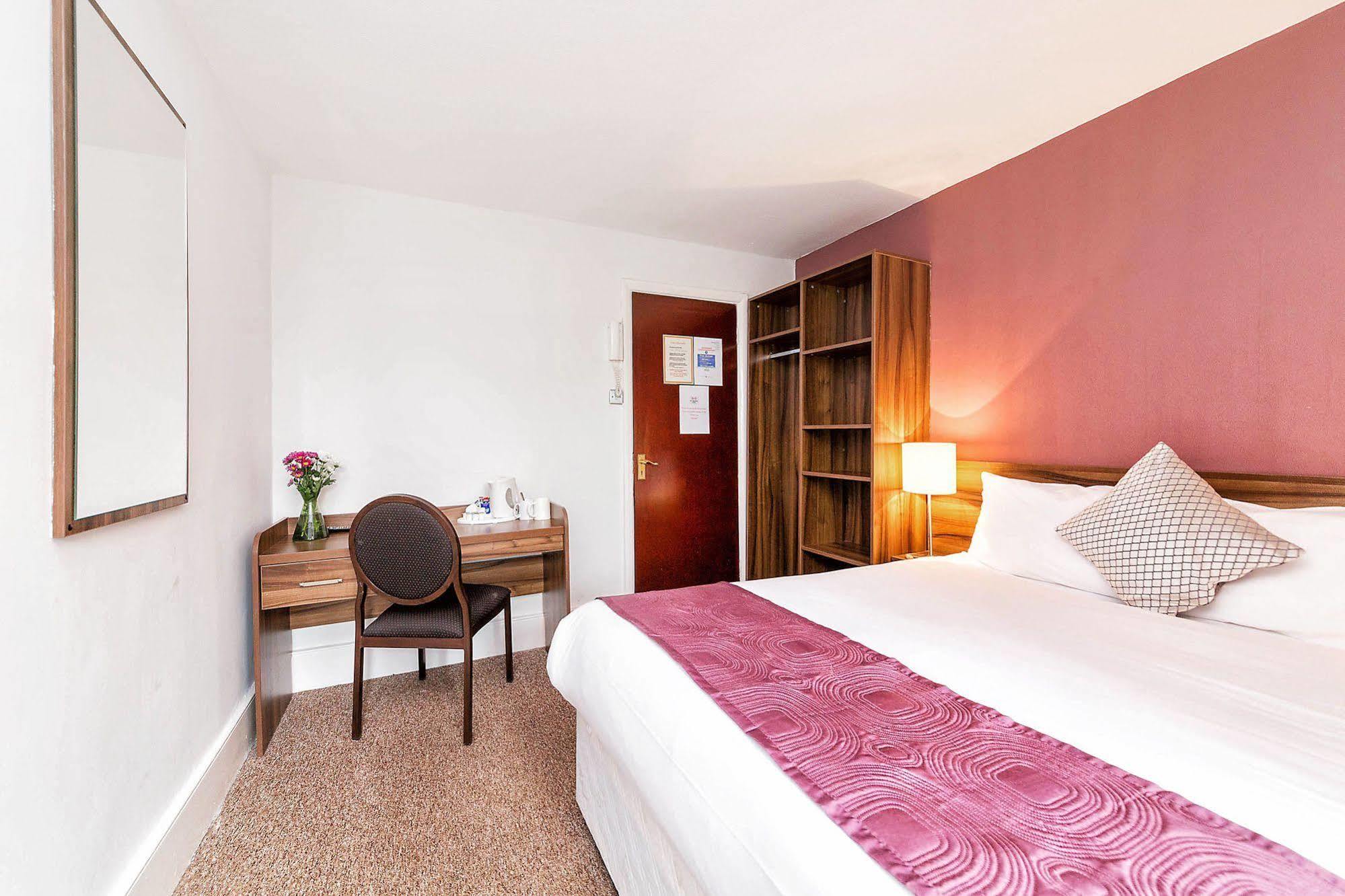 National Hotel Londra