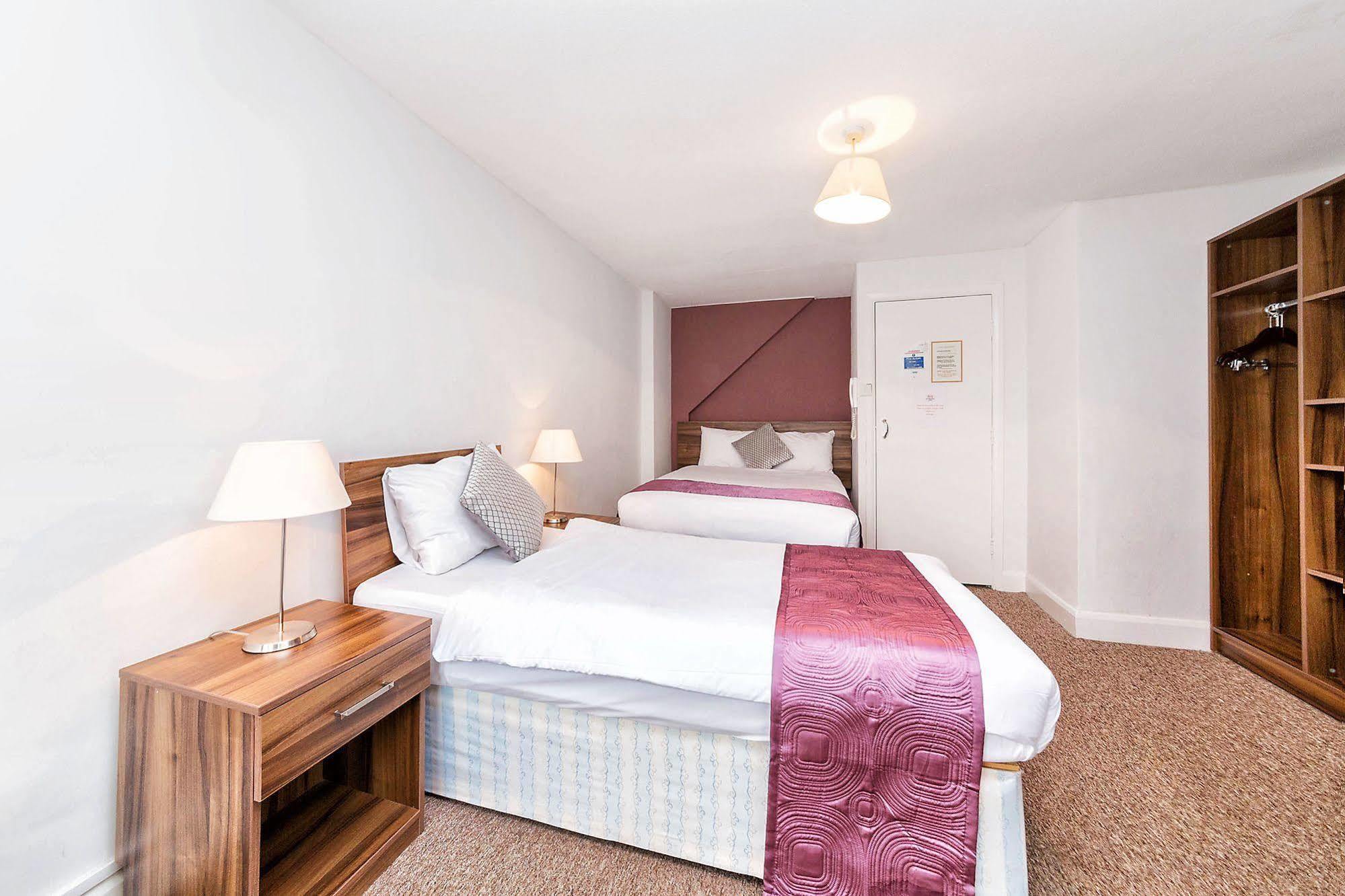 National Hotel Londra